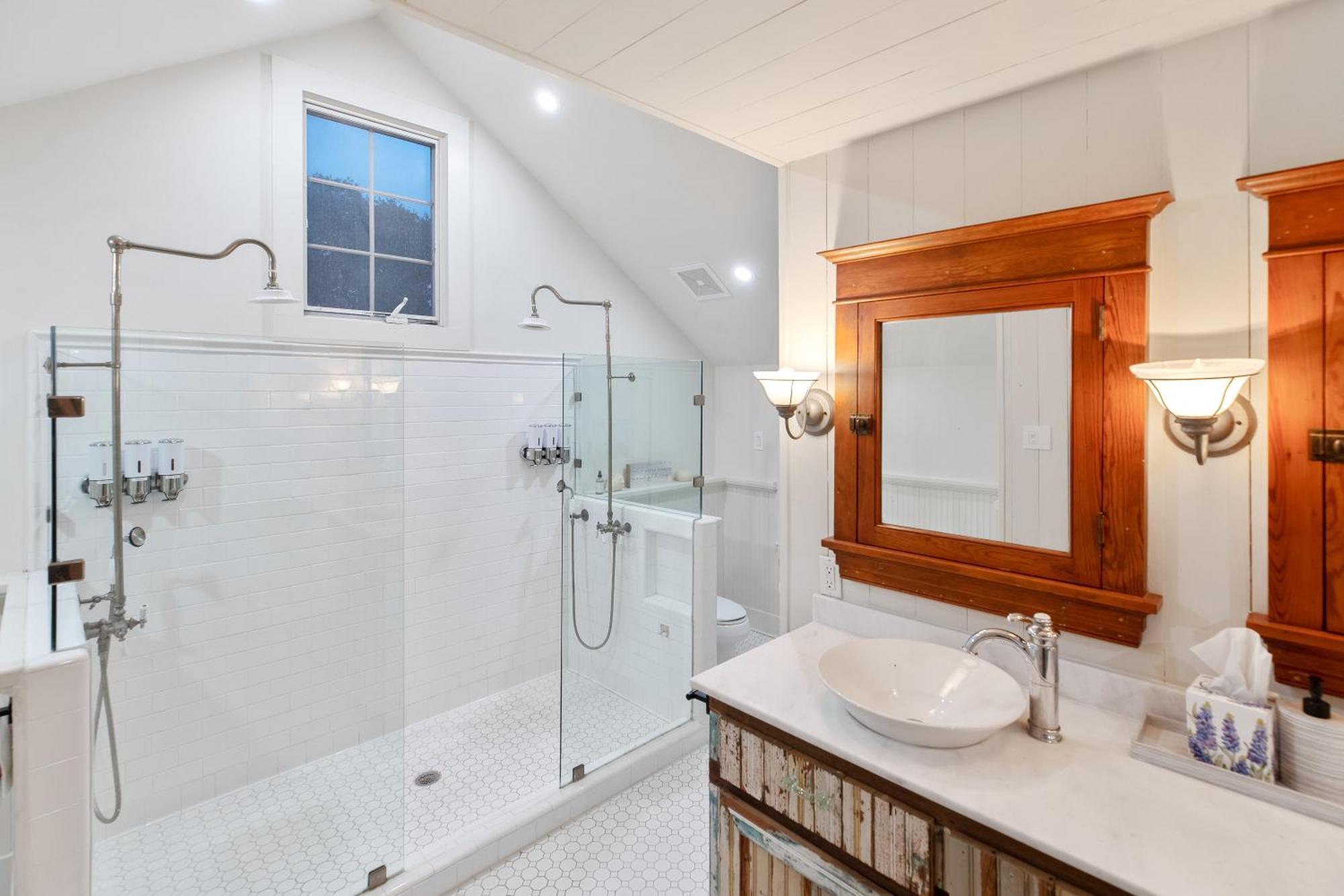 فيلا Historic 1871 Coastal Breeze With Heated Pool - Restoring غالفيستون، تكساس المظهر الخارجي الصورة