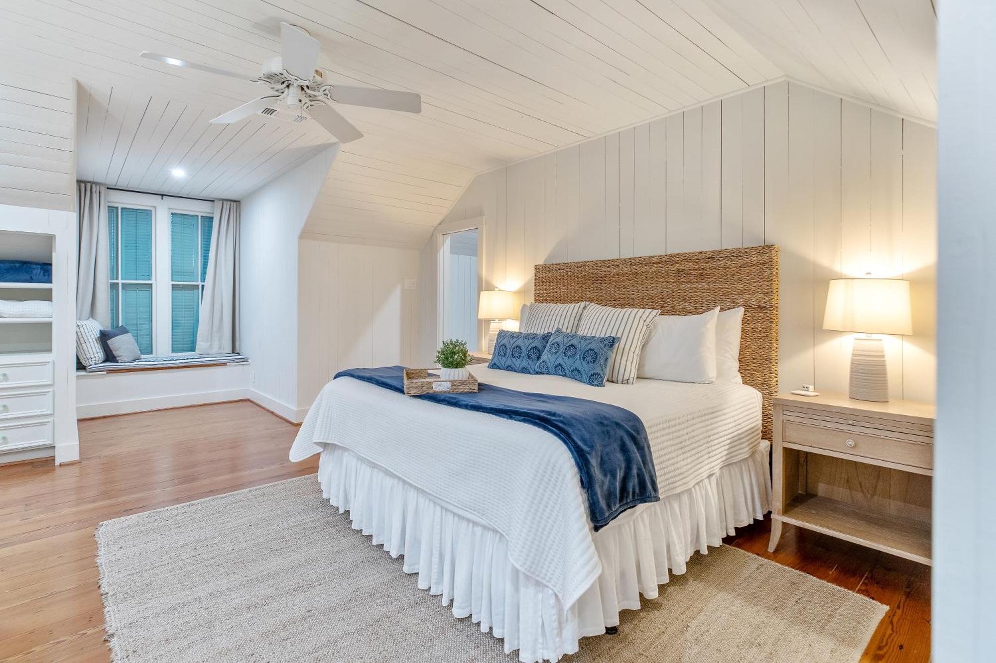 فيلا Historic 1871 Coastal Breeze With Heated Pool - Restoring غالفيستون، تكساس المظهر الخارجي الصورة